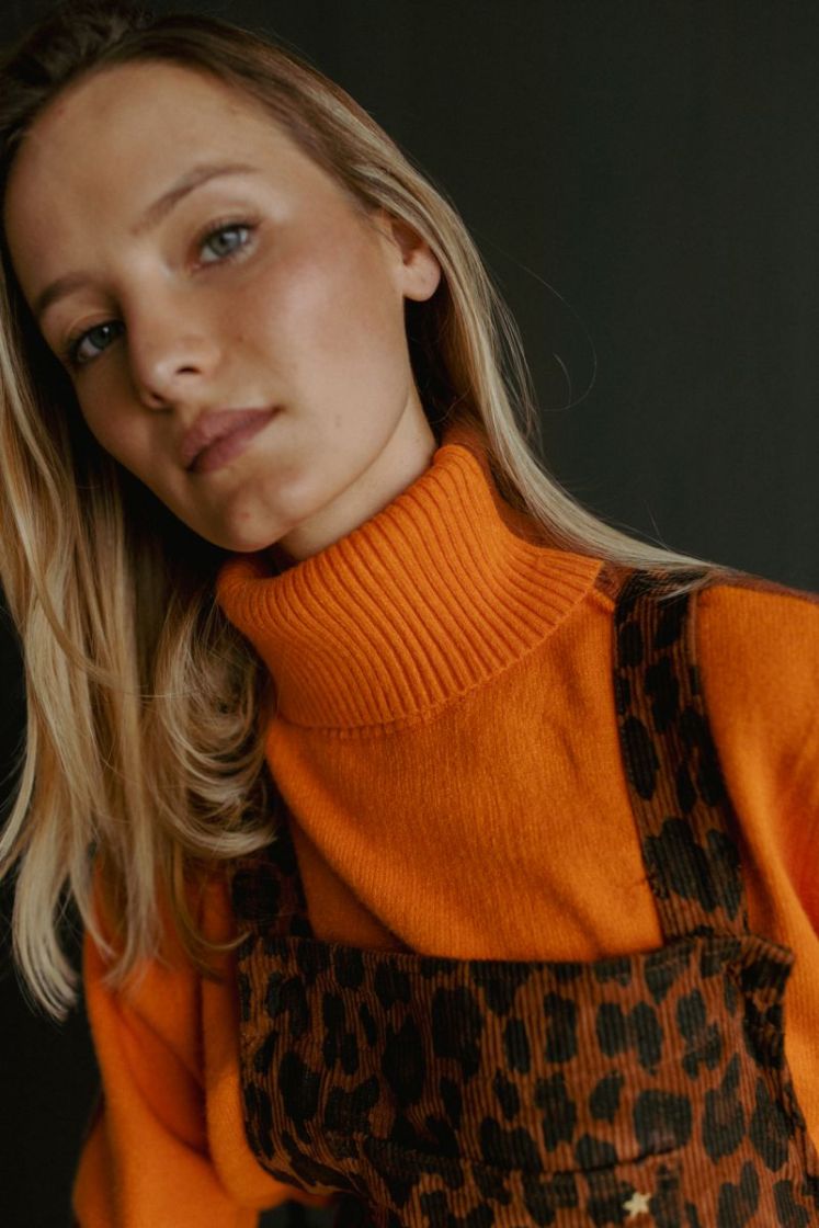  ORANGE