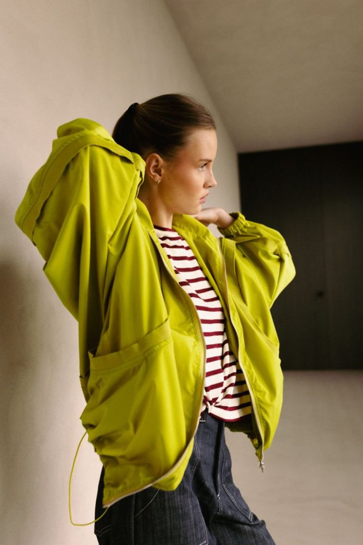  JAUNE