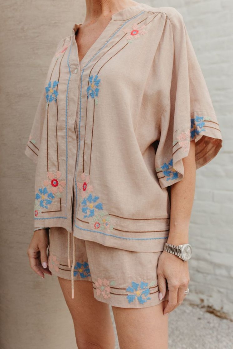 Della BEIGE